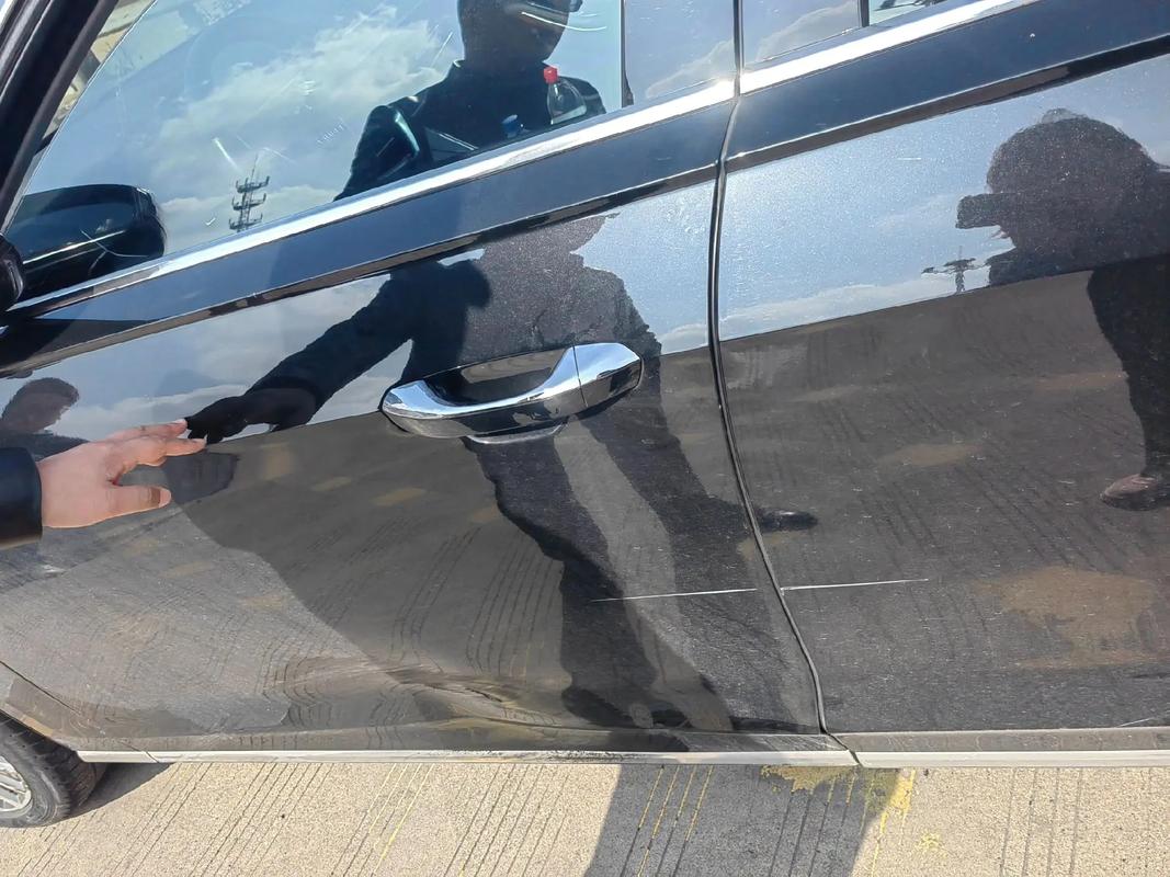 在車里被撞了八次高AO