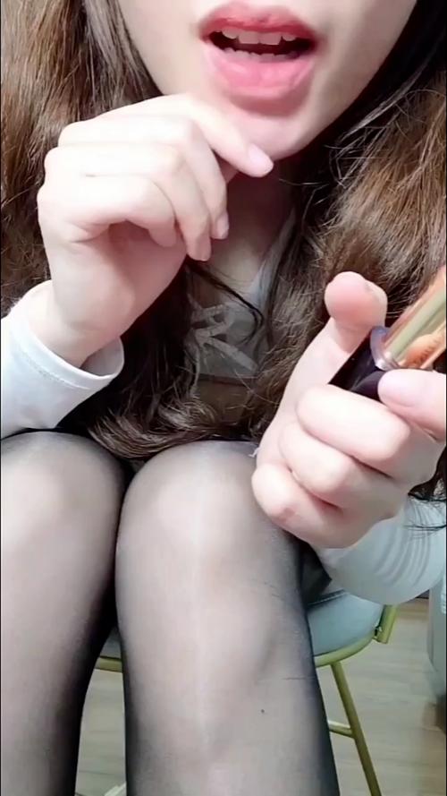 生物老師閔兒用自己給我們講課